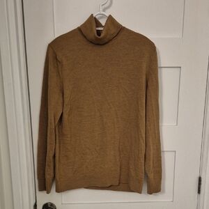 Banana Republic Men's Camel Turtleneck Sweater 100% Merino Yarn Extra Fine Wool